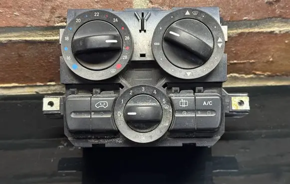 Mercedes-Benz Vito Viano W639 Climate control unit A6399060000 5HB00851216