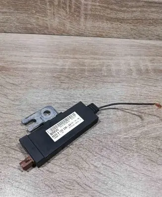 BMW 5 GT F07 Aerial antenna amplifier 913223504 18899510 65209132235