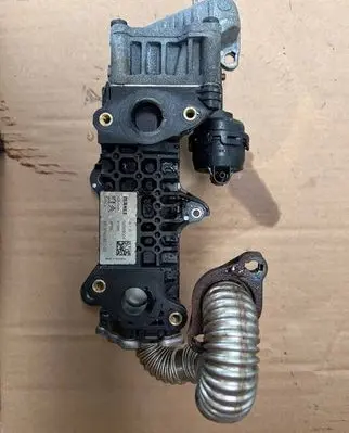 Peugeot 208 II EGR valve cooler 9813050280
