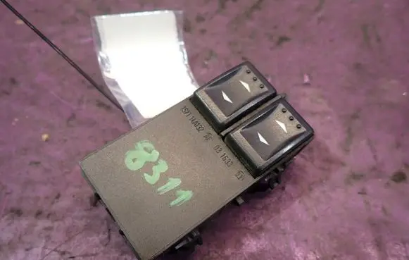 Ford Mondeo Mk III Quarter vent window switch 