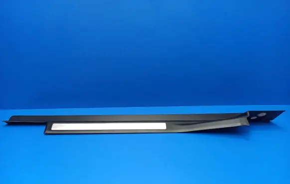 Mercedes-Benz C W203 Side skirt front trim A2036800835