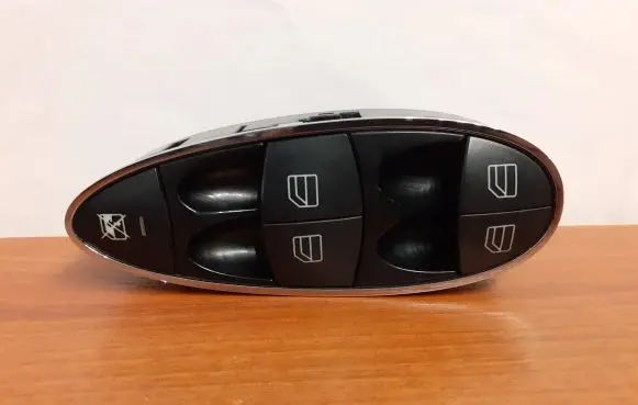 Mercedes-Benz E W211 Electric window control switch A2118213679 4658