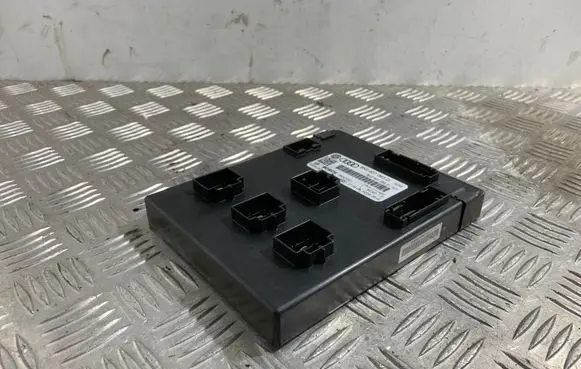 Audi A4 S4 B8 8K Comfort/convenience module 8K0907063D