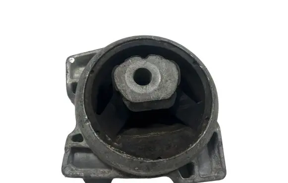 Mercedes-Benz B W245 Engine mount bracket A1692401218