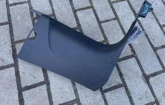 Audi Q7 4M Foot area side trim 4M1867272C 4M1867272