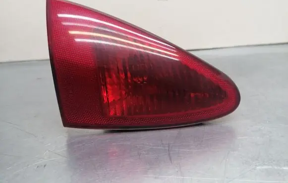 Alfa Romeo 147 Tailgate rear/tail lights 46556346 46747825