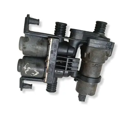 BMW 5 E39 Coolant heater control valve 1147412135 8374994