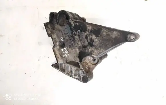 Volkswagen PASSAT B6 Engine mounting bracket 03g199207g