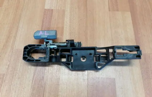 Renault Espace IV Front door exterior handle/bracket 8200008431 8200370364