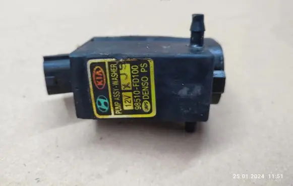 KIA Sorento Windscreen/windshield washer pump 98510FD100