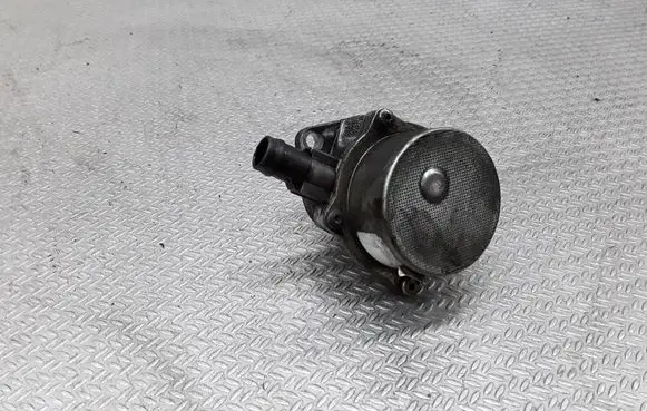 Nissan Almera N16 Vacuum pump