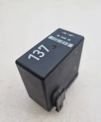 Volkswagen Transporter - Caravelle T4 Glow plug pre-heat relay 701906123 05340220