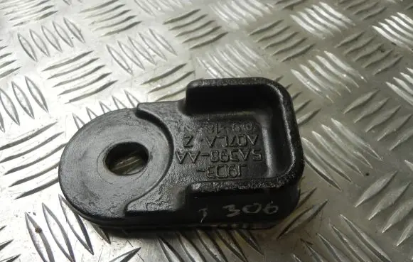 Jaguar I-Pace EGR valve cooler bracket J9D35A398AA VD18169