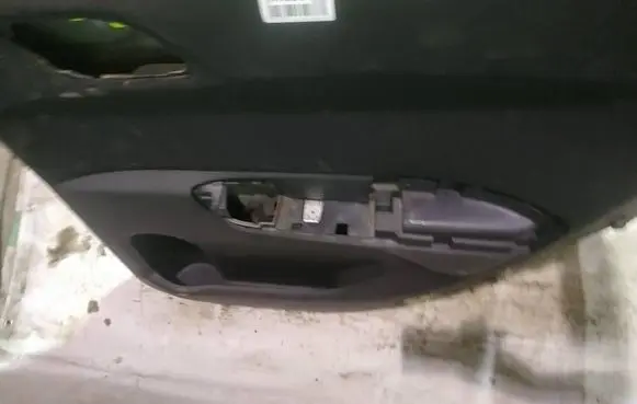 Honda FR-V Rear door card panel trim