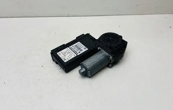 Audi A4 S4 B7 8E 8H Front door window regulator motor 8E1959802H