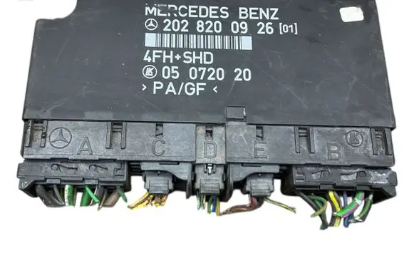 Mercedes-Benz E W124 Comfort/convenience module 2028200926 05072021