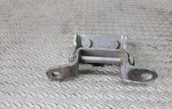Nissan Primera Tailgate/trunk/boot hinge