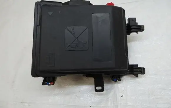 Citroen C4 Grand Picasso Fuse box set 9804681980