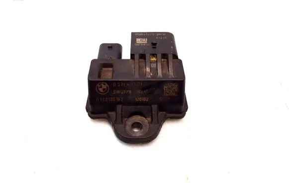 BMW 5 F10 F11 Glow plug pre-heat relay 8519471 120102 0522120103