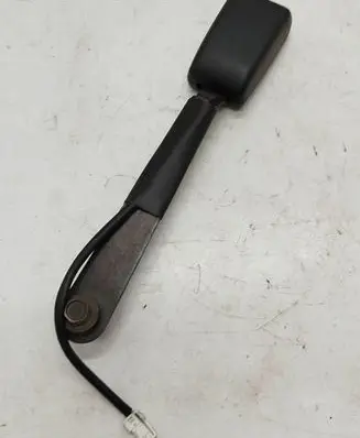 Front seatbelt buckle