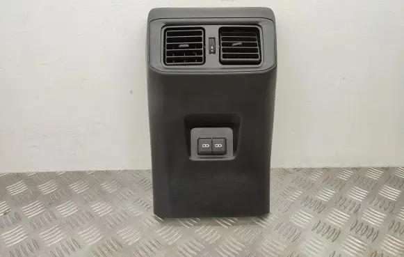 Rear air vent grill
