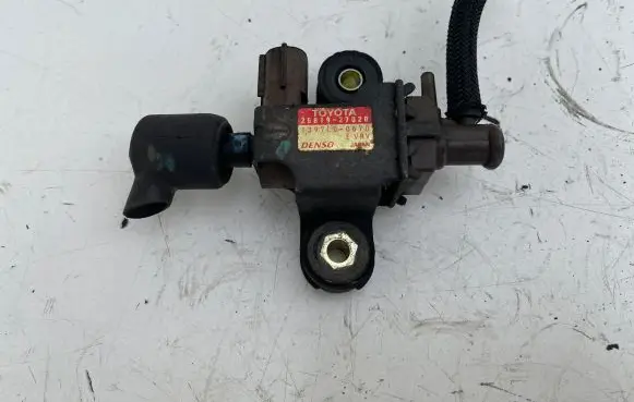 Toyota Corolla Verso E121 Turbo solenoid valve 2581927020