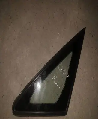 Toyota Avensis Verso Front triangle window/glass 
