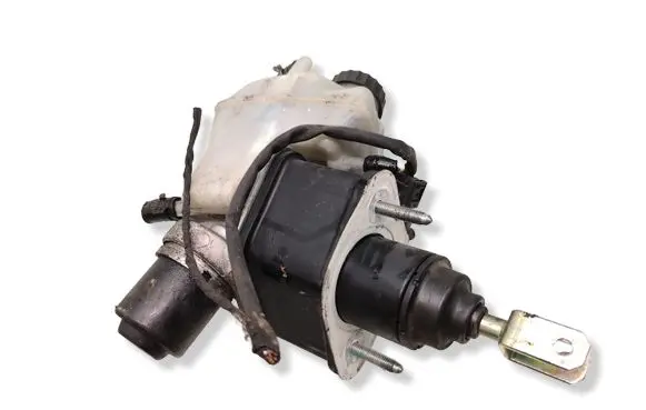 Mercedes-Benz E W211 Master brake cylinder A0004300312