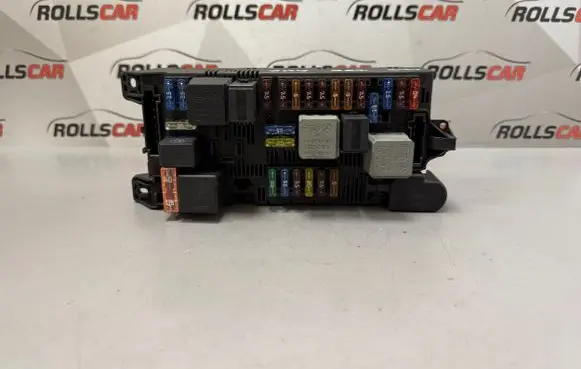 Mercedes-Benz CLS C219 Fuse module 2115454201 A220581100208
