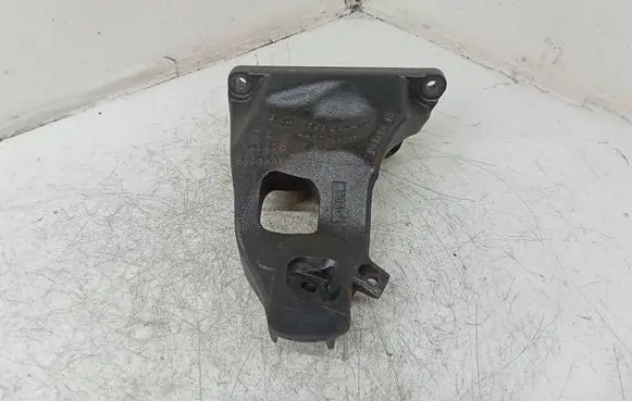 BMW 7 E65 E66 Engine mounting bracket 6769260