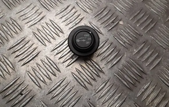 Tailgate opening switch