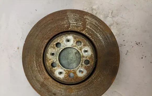 Volkswagen Golf IV Front brake disc