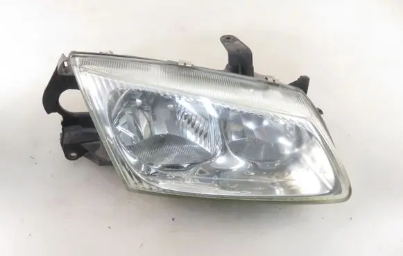 Nissan Almera N16 Headlight/headlamp 26010BN011