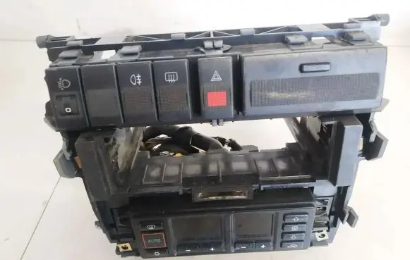 Audi A4 S4 B5 8D Climate control unit 8l0820043b 5hb007608-00