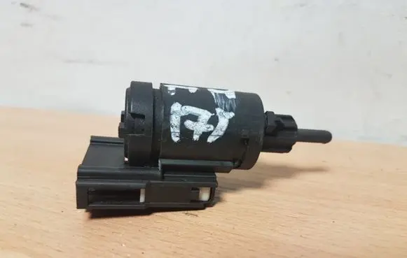 Audi A8 S8 D3 4E Brake pedal sensor switch 3B0945511C
