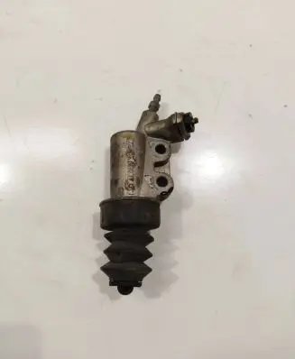 Mazda 5 Clutch master cylinder de68037