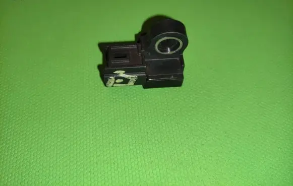 Peugeot 308 Airbag deployment crash/impact sensor 477431001 620393100