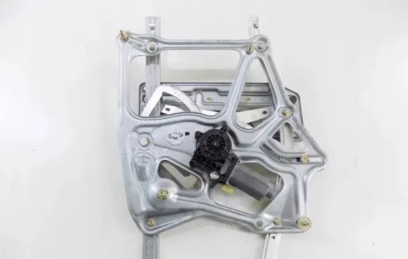 Rear door manual window regulator