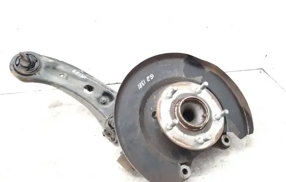 Rear wheel hub spindle/knuckle