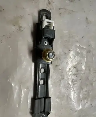 Tesla Model X Seat belt height adjuster 37318