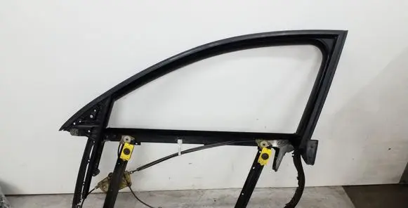 Audi A6 S6 C6 4F Front door window/glass frame 4F0837629