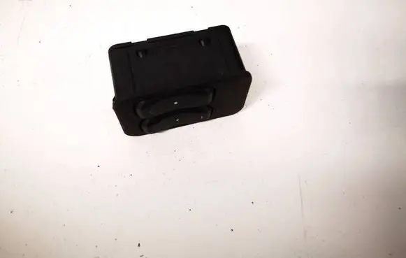 Opel Astra G Electric window control switch 13363201