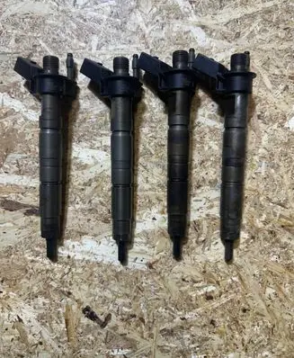 BMW 3 E92 E93 Fuel injectors set 7797877