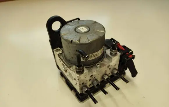 Skoda Octavia Mk3 (5E) ABS Pump 5Q0614517ED 10022016534 0011100220165