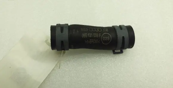 Porsche Cayenne (92A) Engine coolant pipe/hose 06E121058F
