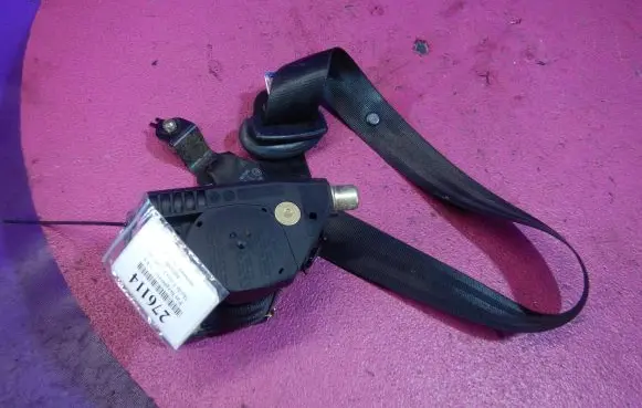 Skoda Fabia Mk1 (6Y) Front seatbelt