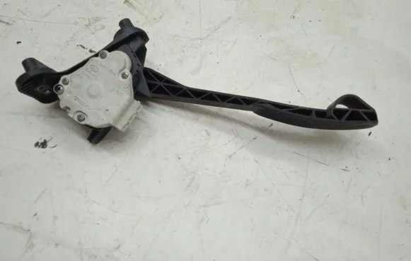 Volvo S80 Accelerator throttle pedal 9496821