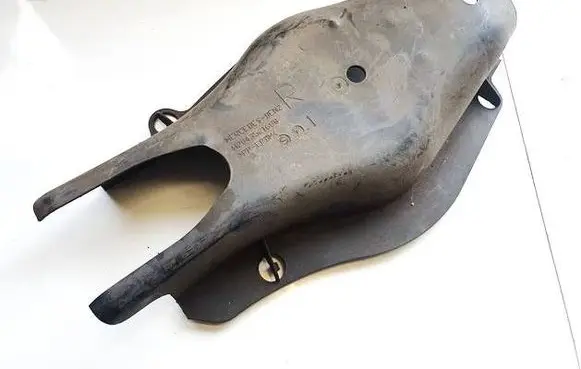 Mercedes-Benz C AMG W204 Engine splash shield/under tray A2043521688
