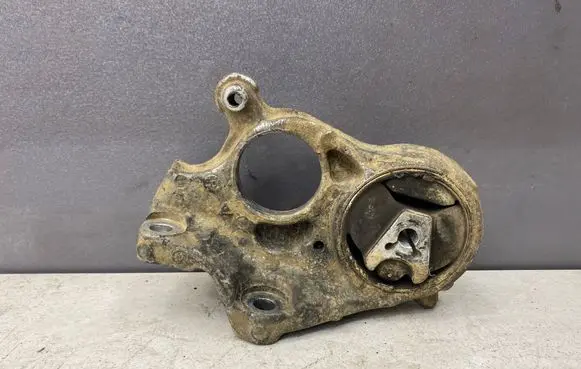 Citroen Berlingo Driveshaft support bearing bracket 