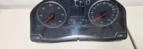 Volkswagen Golf V Speedometer (instrument cluster) 1K0920852J